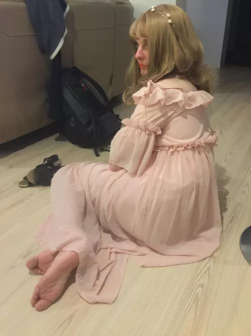 I love dressing up as a princess ~ Do I look like one?