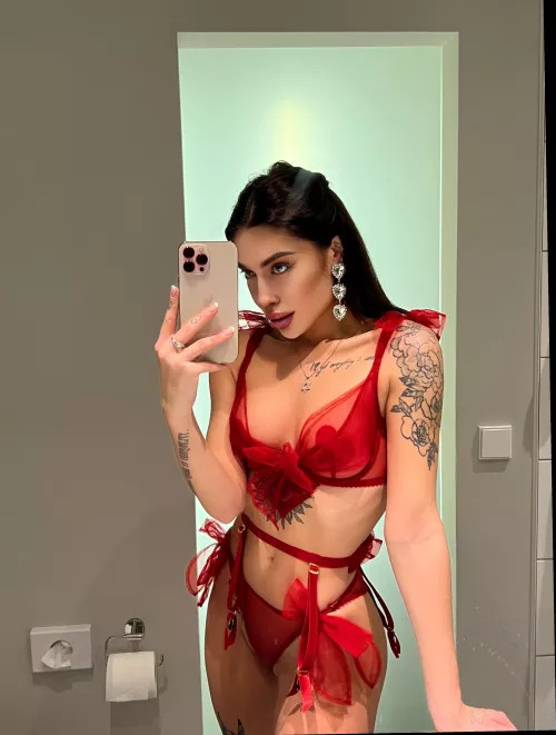 I think you wanna see this tits at work<3