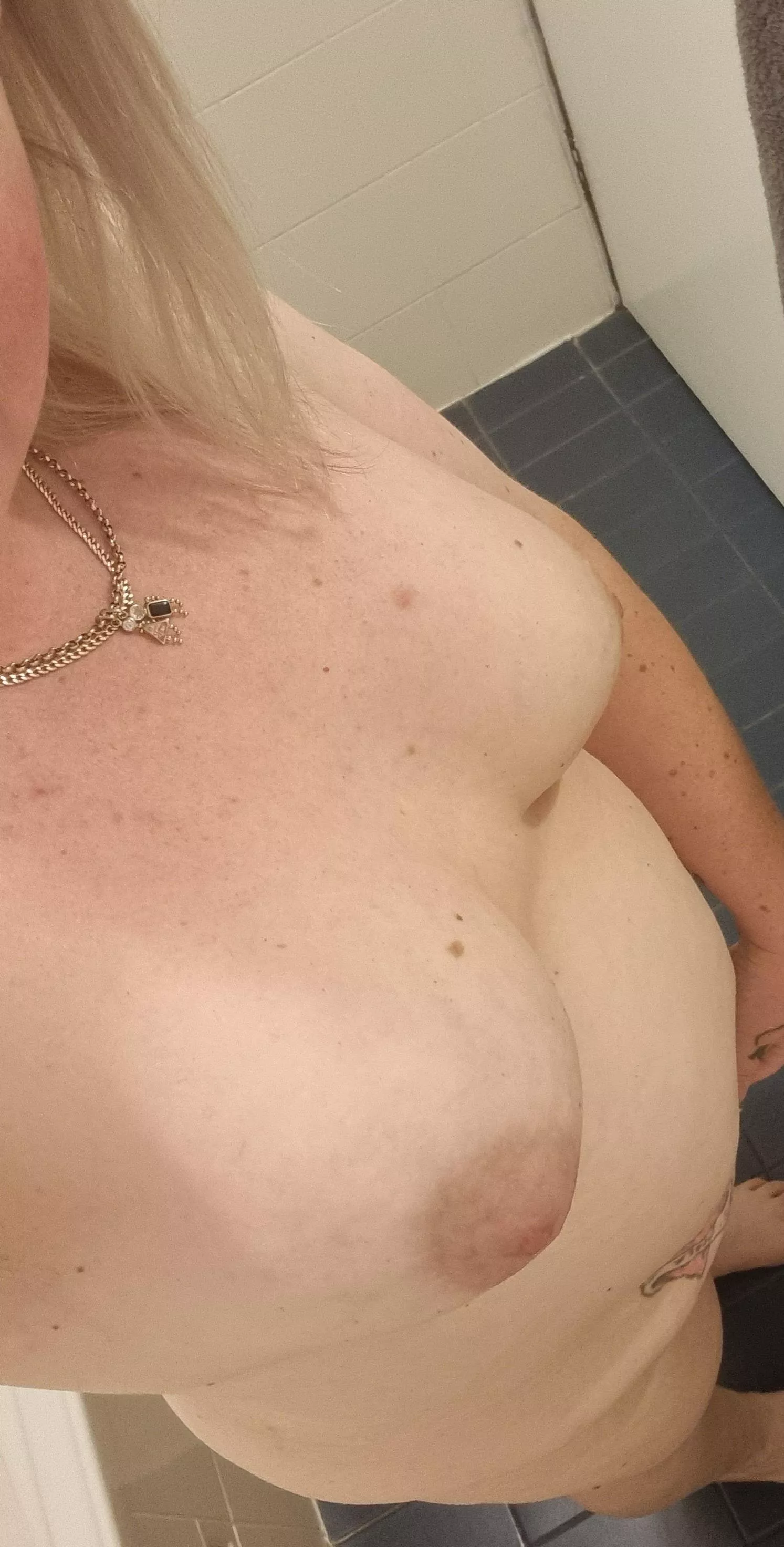 I'm just a shy chubby girl out here trying to have some fun 😜