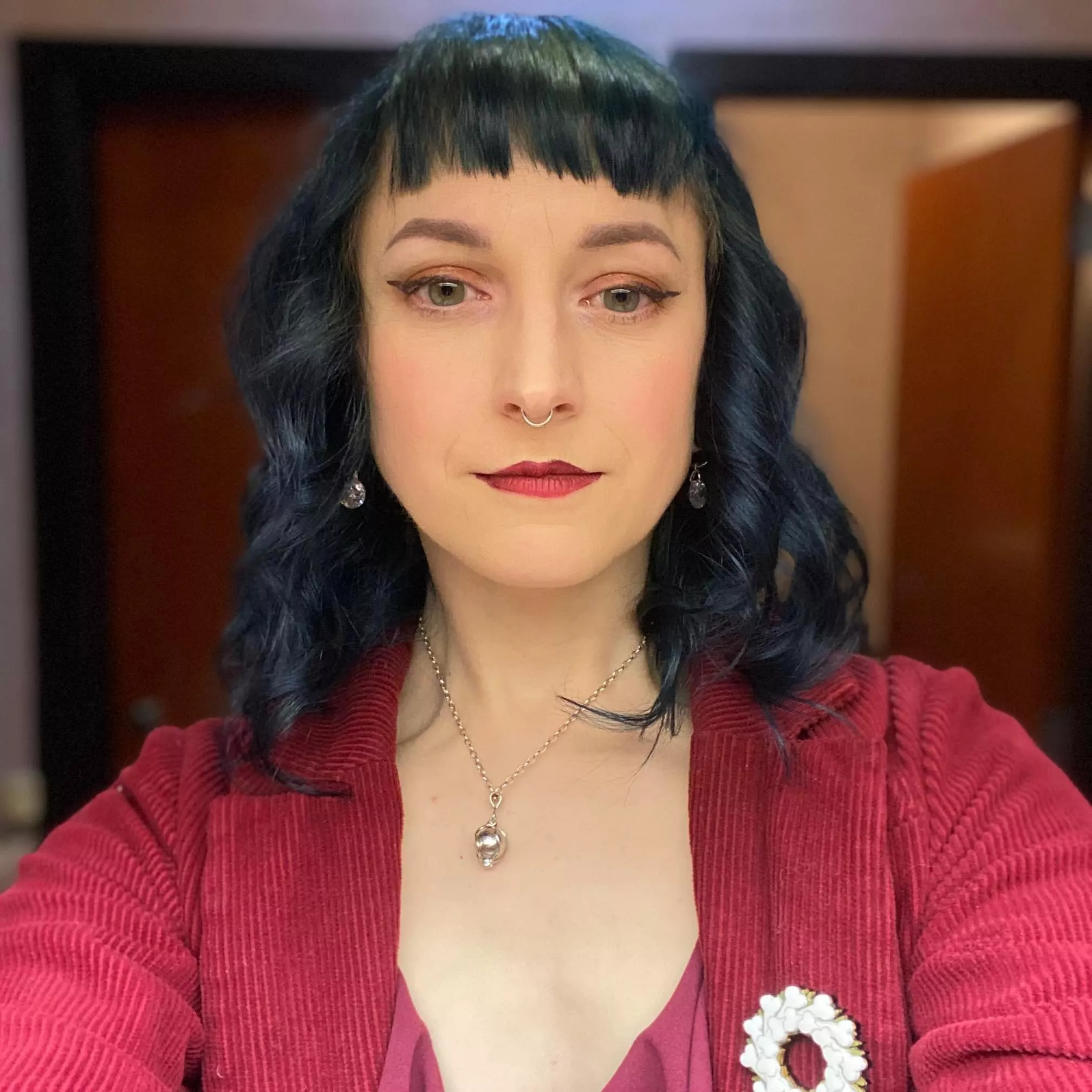 It’s straight in real life I promise 😅