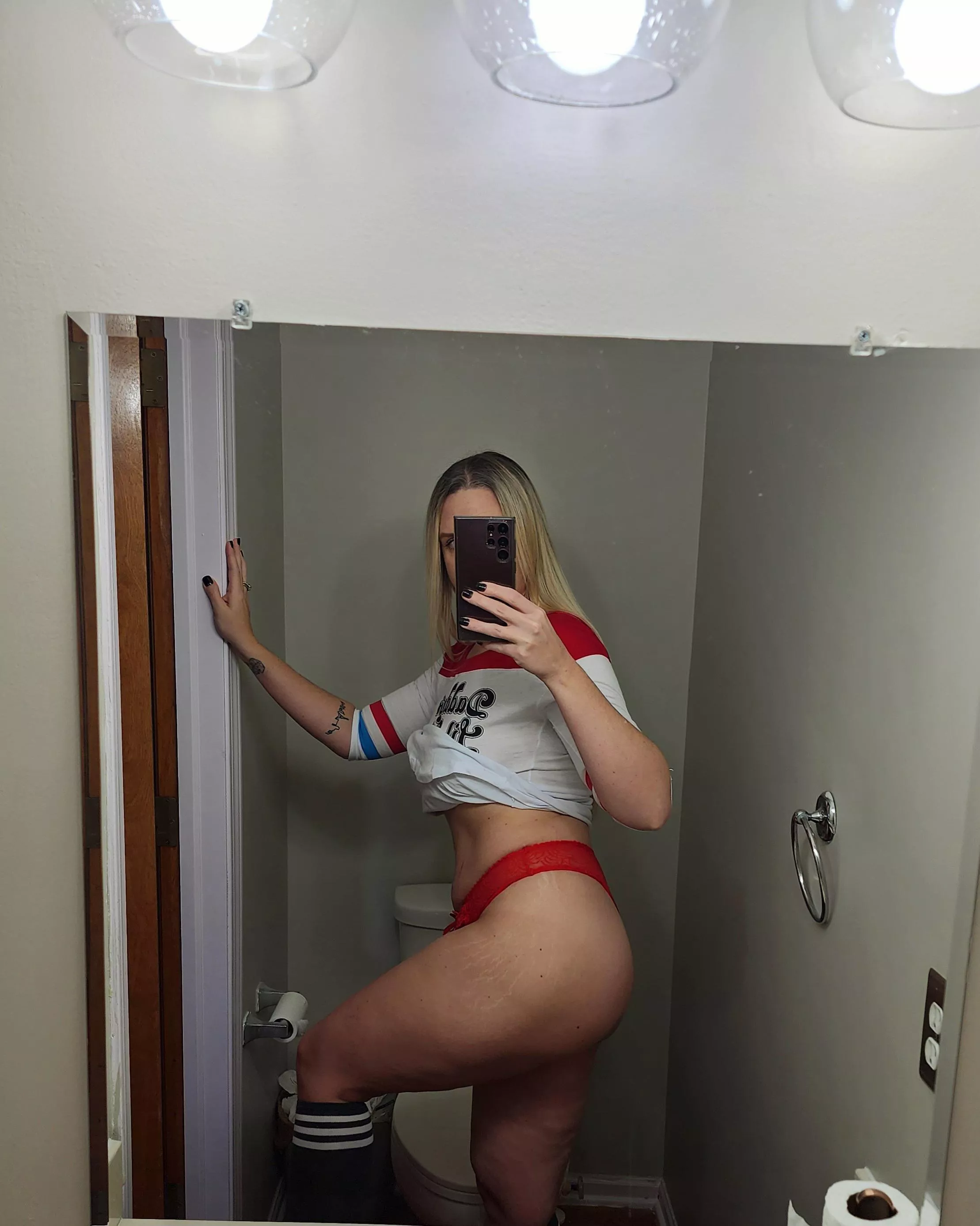 momma wearing knee highs 😋