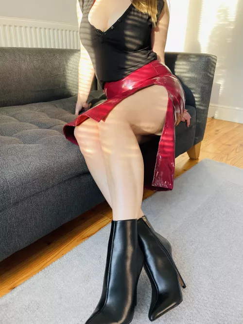 The boots are leather 🤷‍♀️