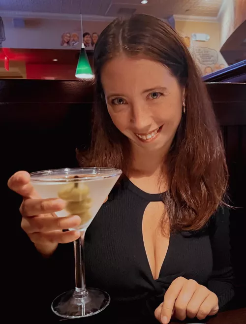 Things get really dirty once this dress ends up on your floor 🍸