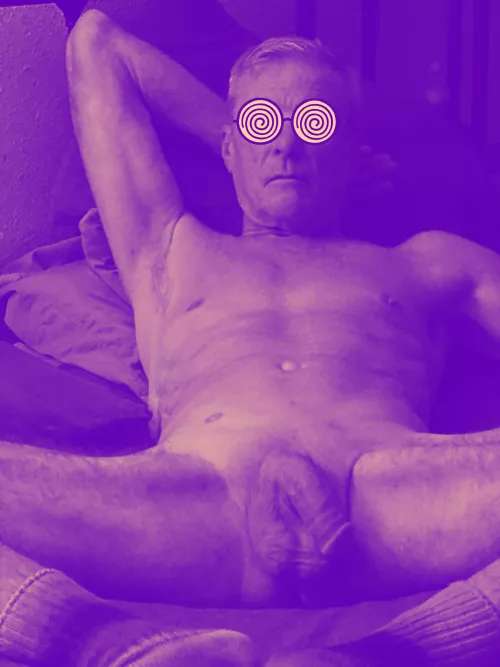 this always gets me, you see a hottie on a subreddit & you check out his profile only to find dozens of the same pic over & over... 1st time hot, 25th time not... haha rant over