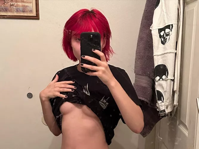 underboob with tiny titties