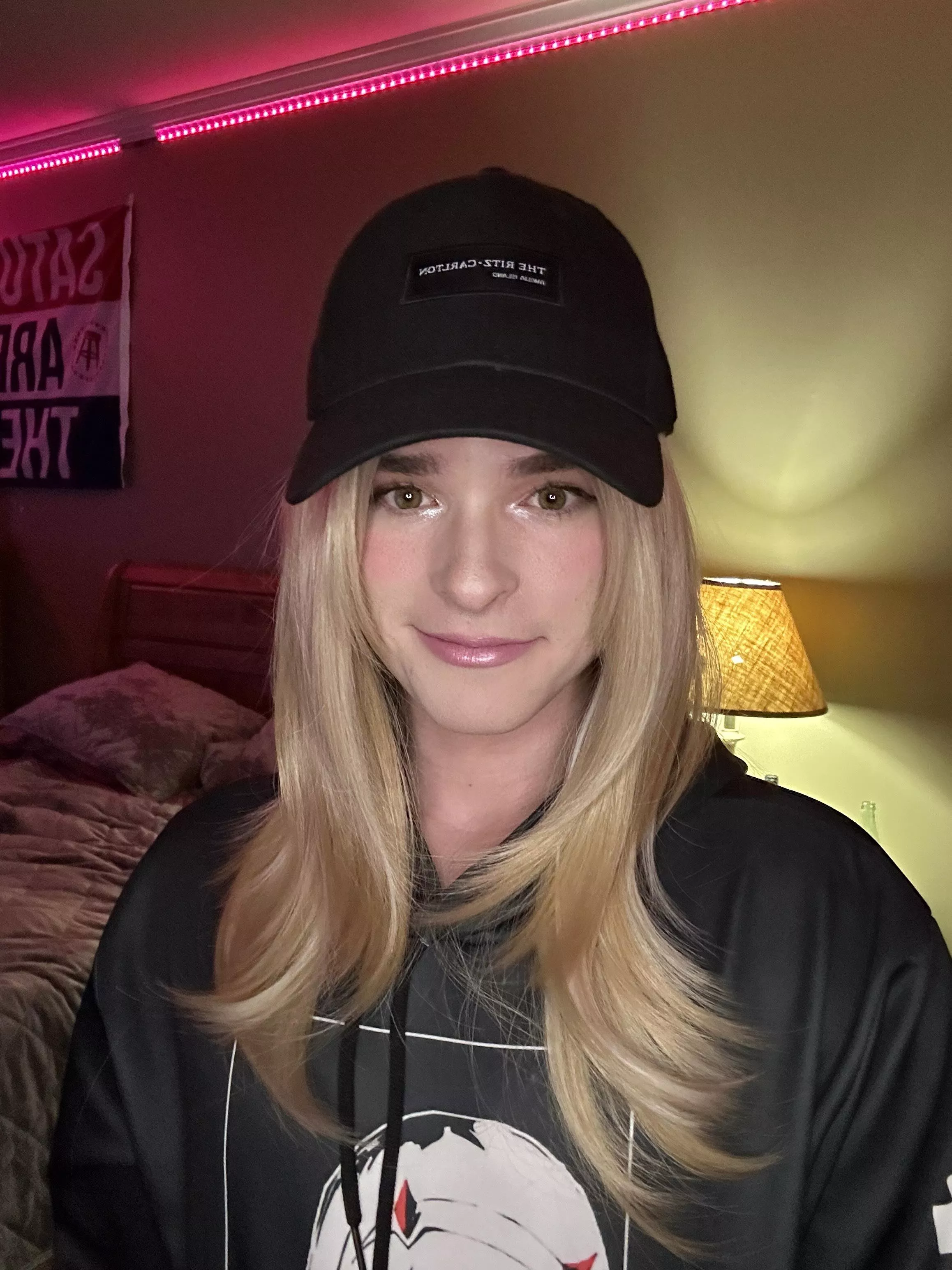 undercover femboy🖤