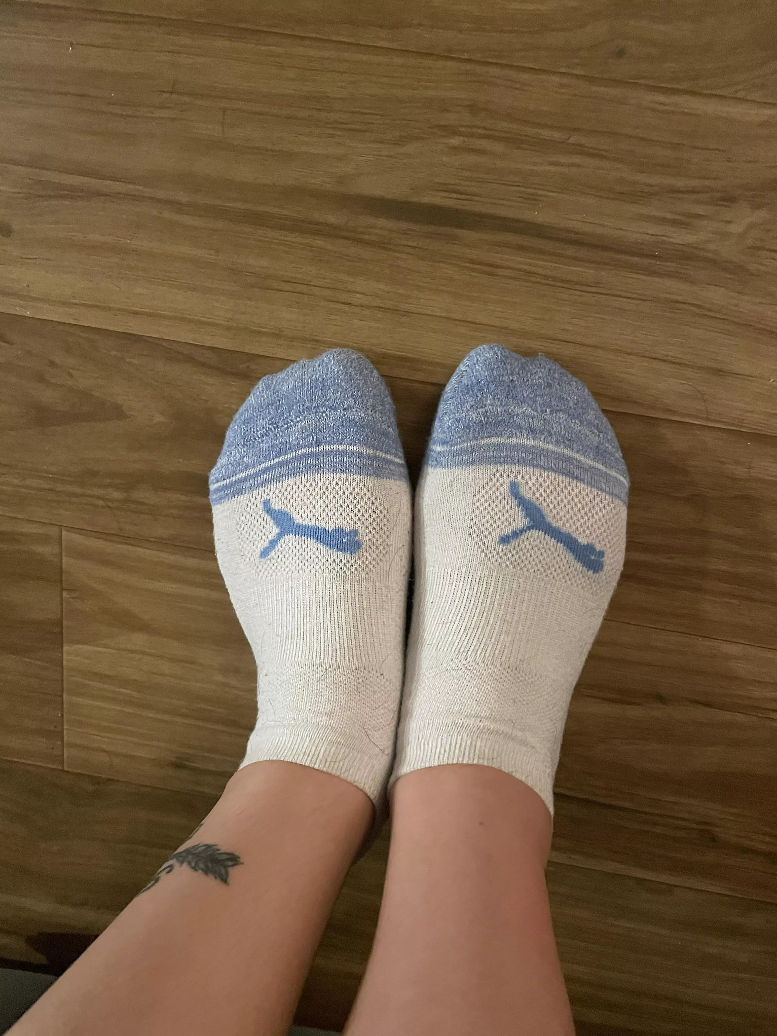 Want them to step on your cock? 🤭