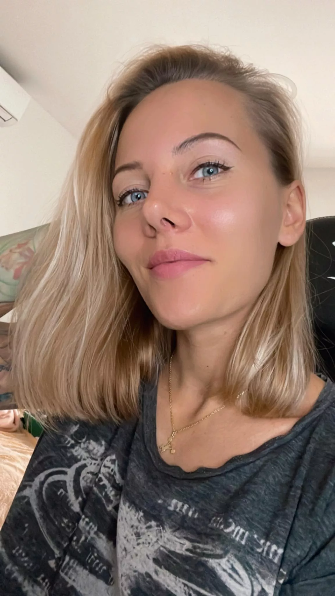 What do you think of my selfie?