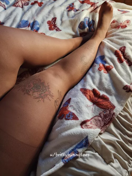 Why don't you slip into bed with me 😈💖🐰