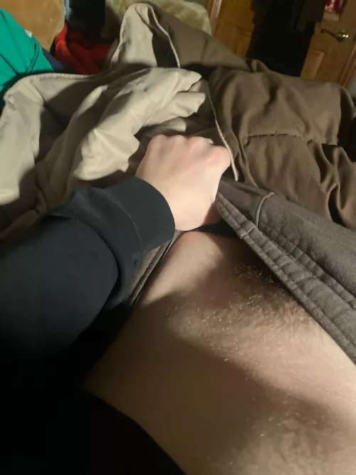 18 horny as fuck add my snap @rickylamp22