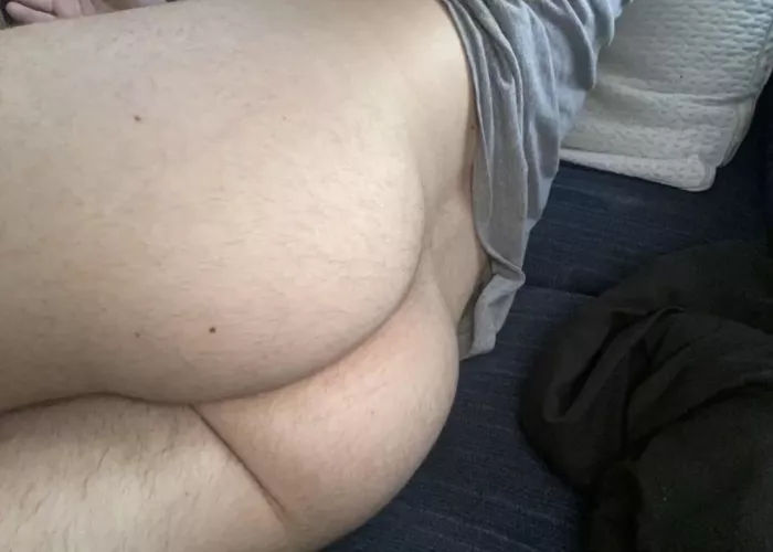 21 college athlete, about to jerk in public. Hmu w ASL if you’re fit/hung and wanna watch