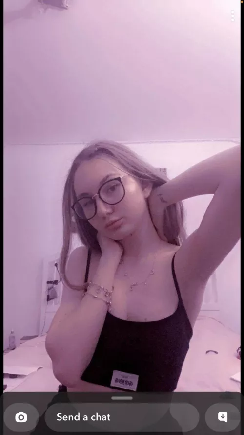 21[F4M] I'm literallygiving nudes to whoever likes snap:konte_camara20