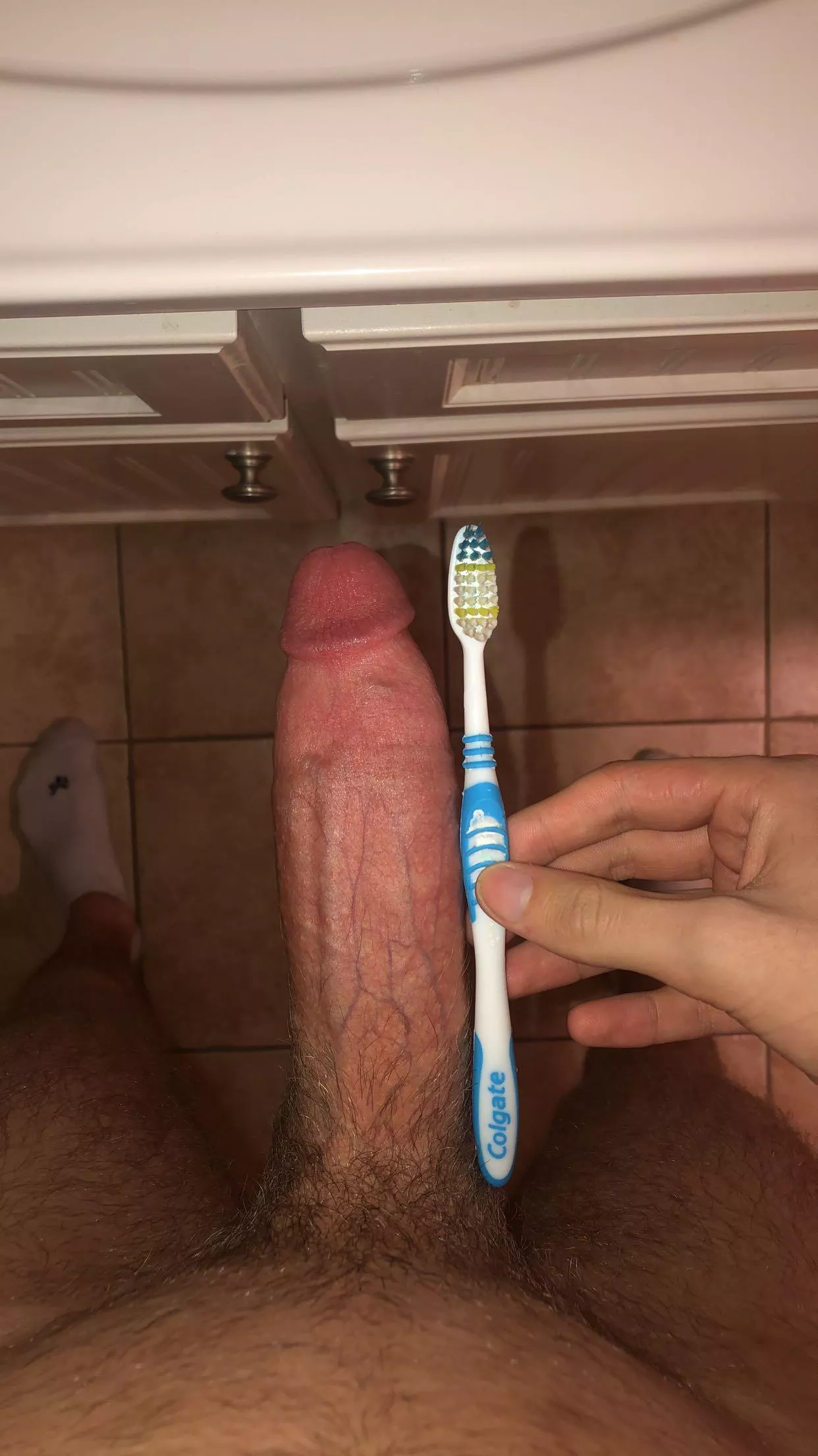 22, hung fit straight looking for same @scottesty2