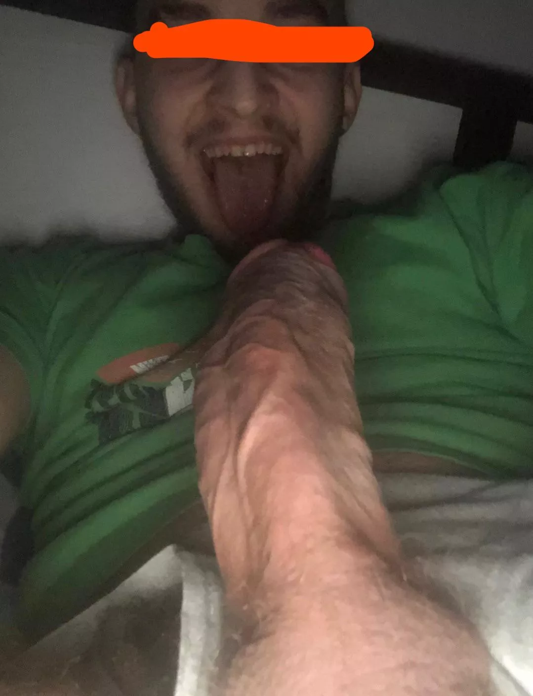 22yo. Cool and hot 19~24yo bros add me and let’s have fun. START with a pic sp: grindr1919v
