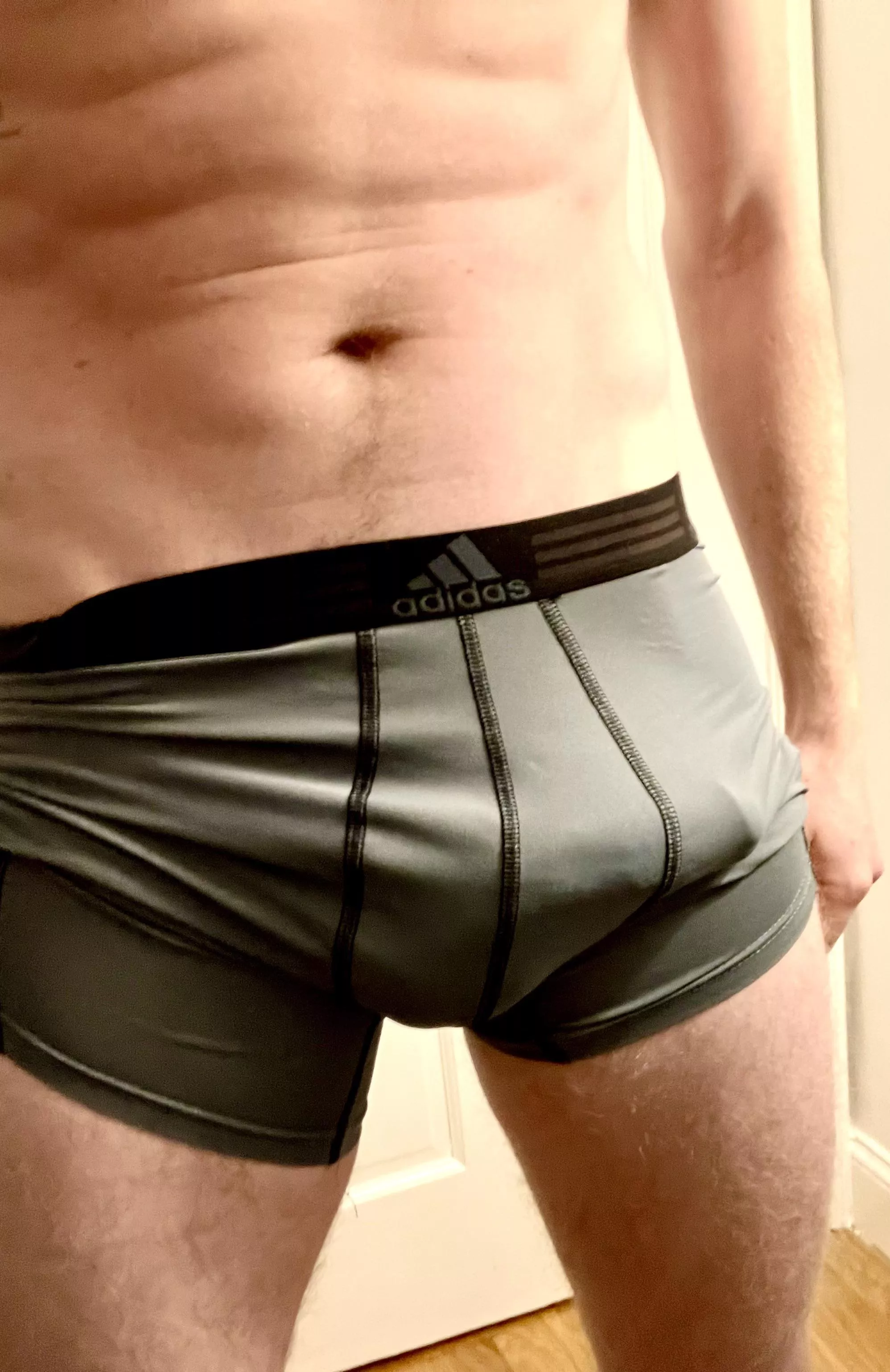 24 that one pair of briefs that gets you horny… 😈 DMs open