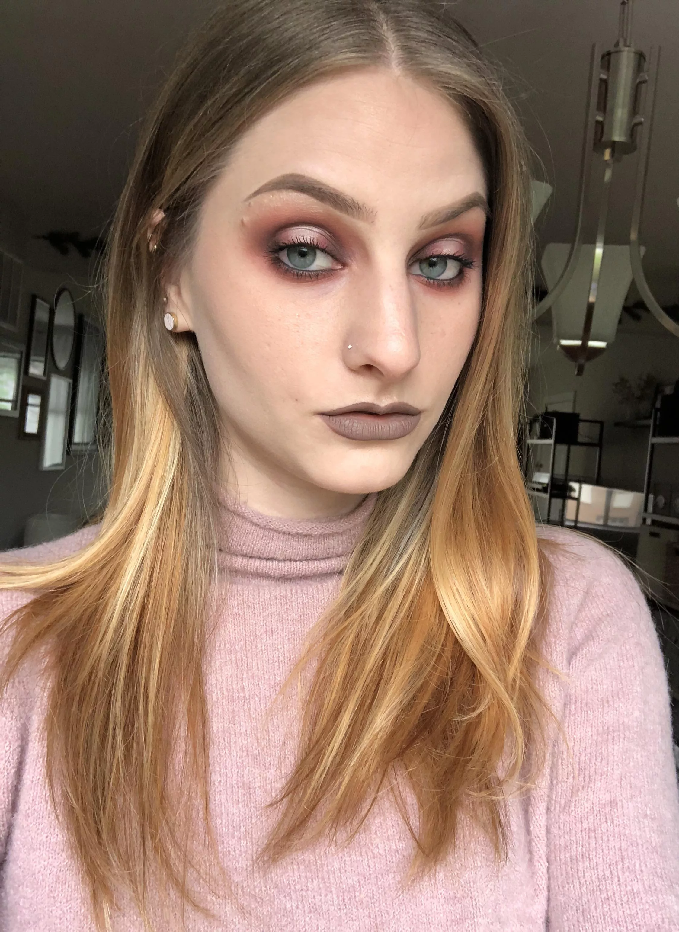 💕A glowing pink halo eye