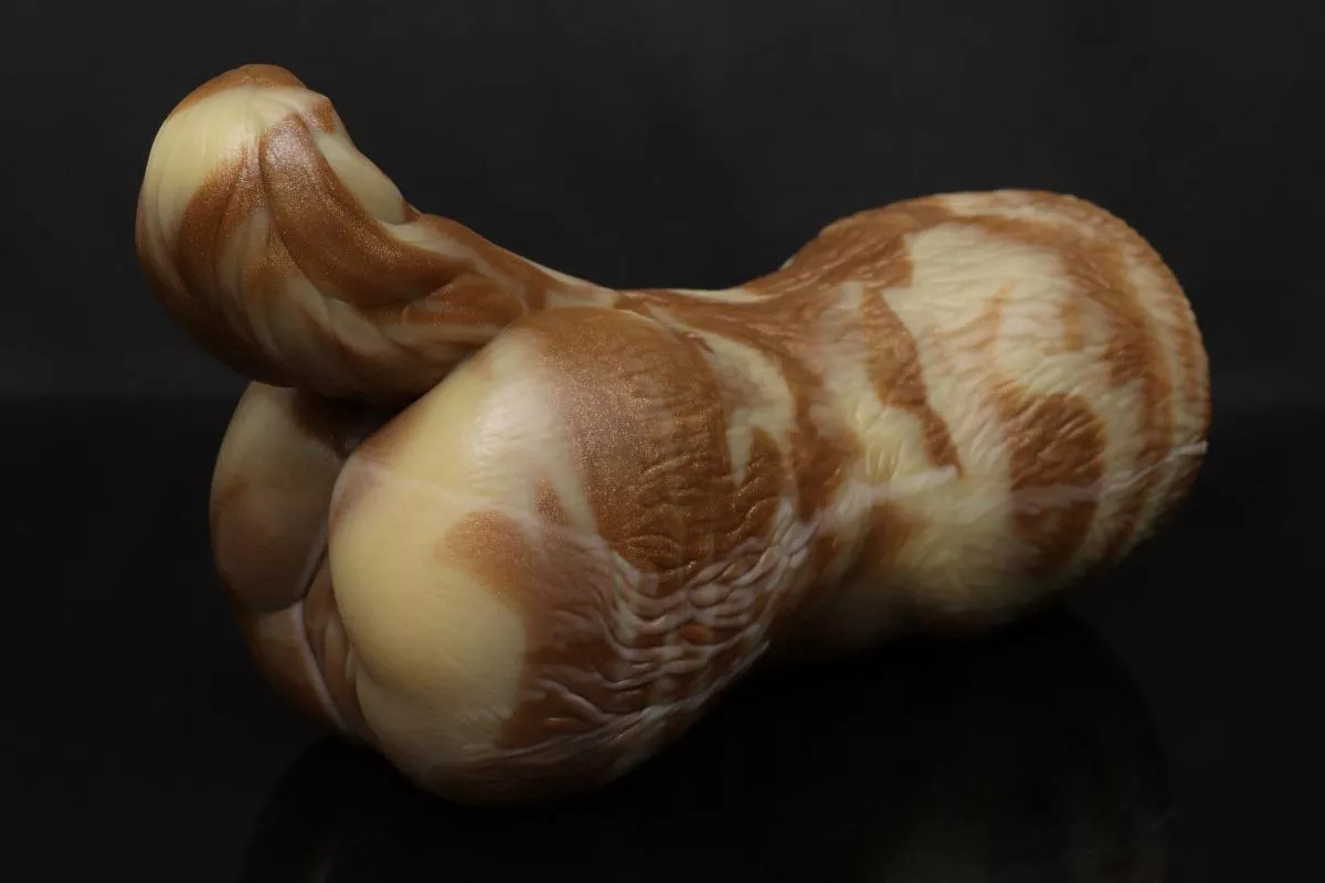 A sincere thanking is in order to whoever had this “cinnamon roll” Sahleen in their cart and decided against purchasing it. I owe you big time 🤝