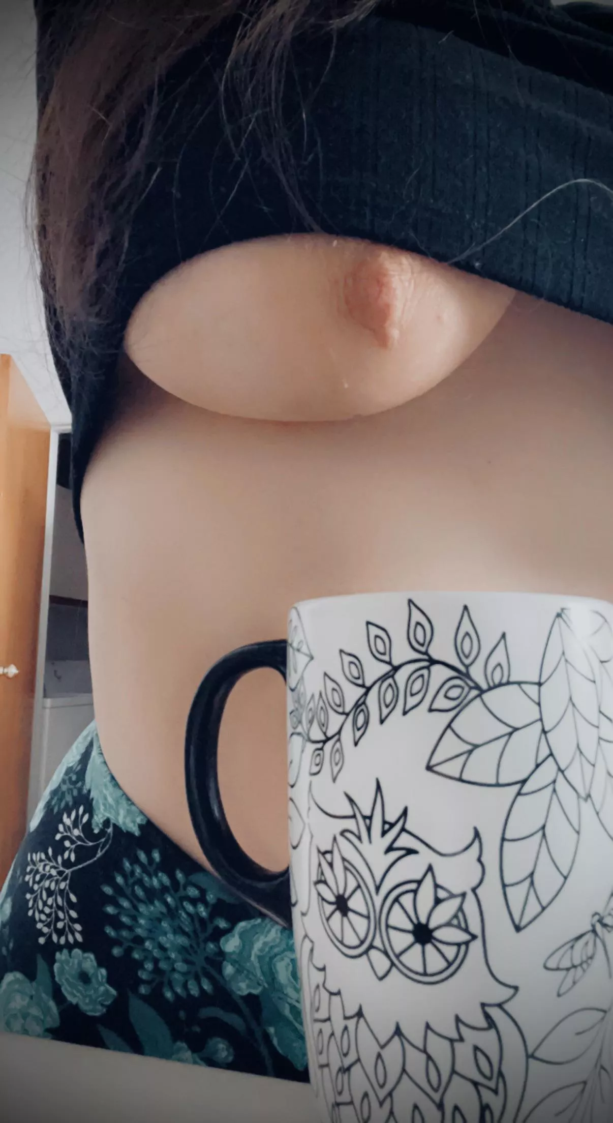 Always feels so good to stretch in the morning! 💋