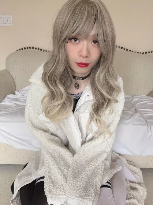 Am a I cute femboy? :3