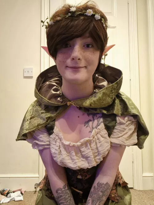 Am I cute enough to be an elfboy?