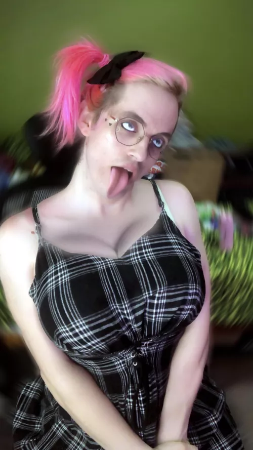 Am I doing it right…? 👅