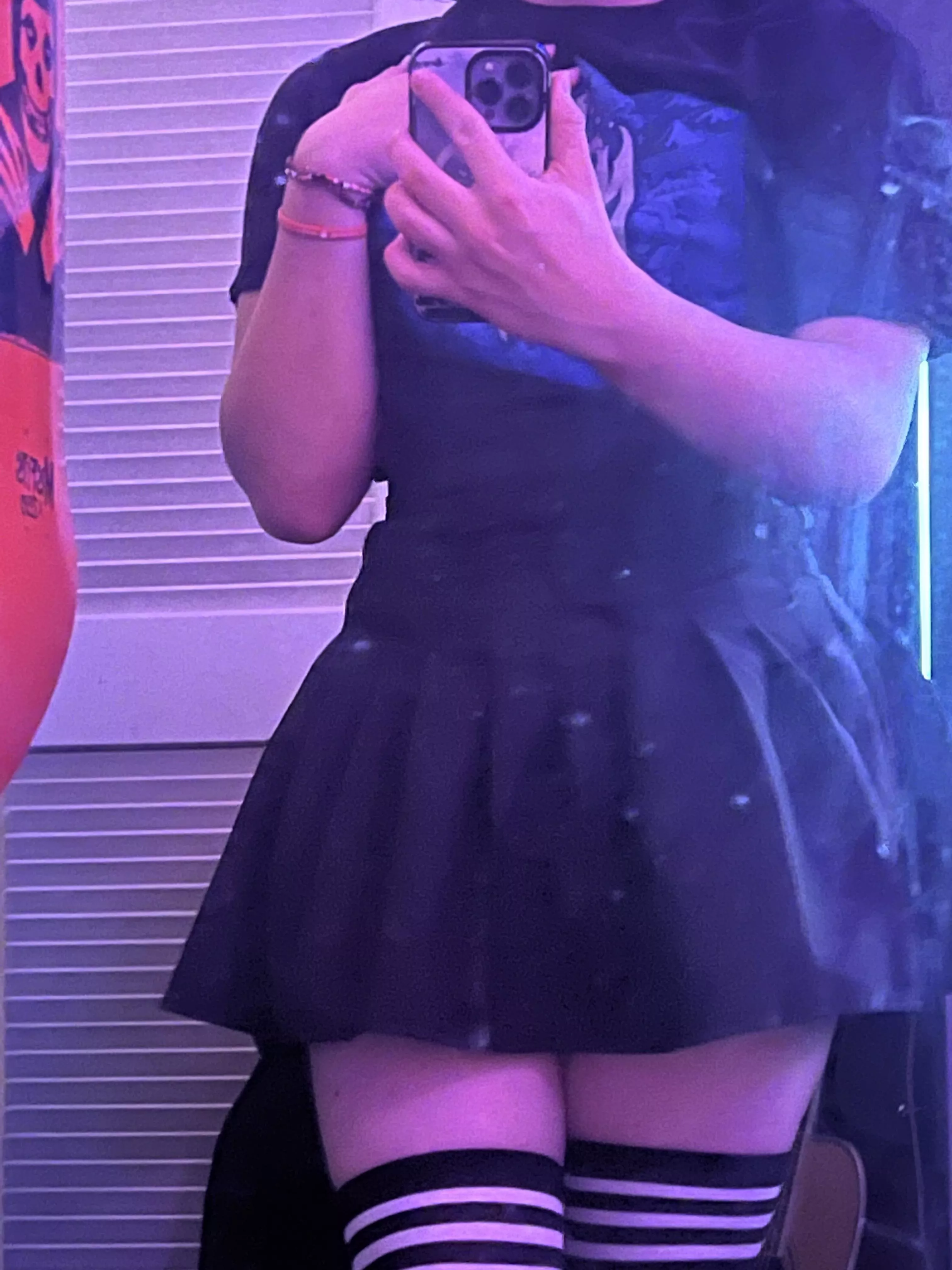 Any femboys wanna be friends/mutuals?