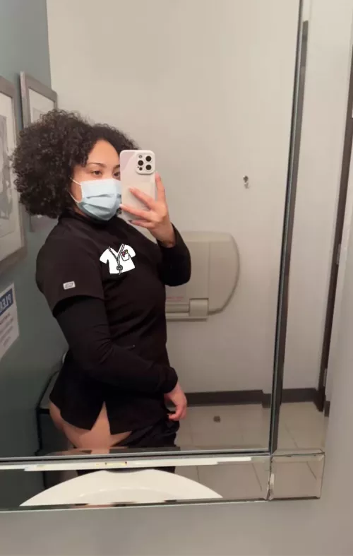 Anyone call a nurse ? Watch my ass bounce on Pornhub