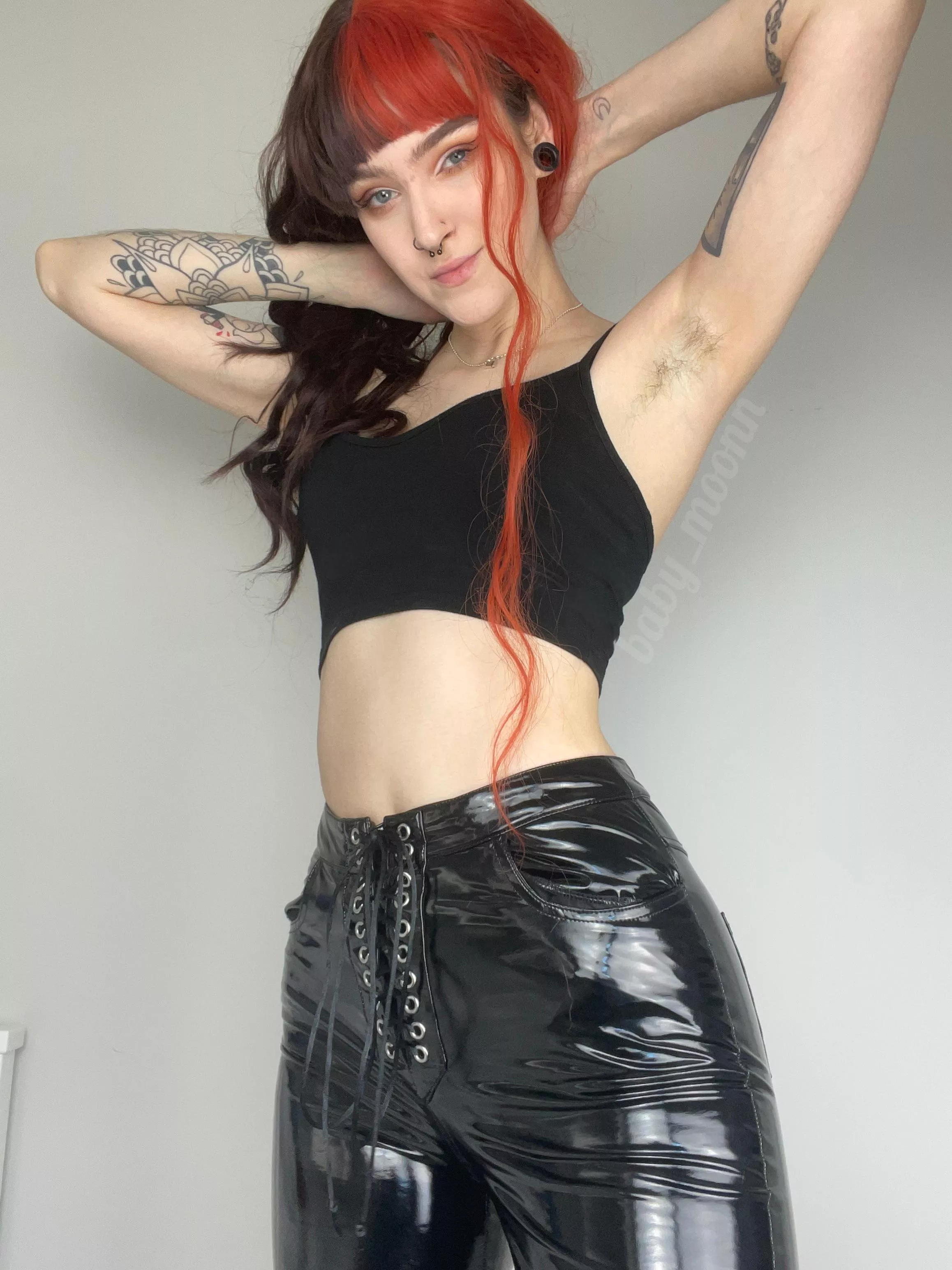 Anyone here into hairy dommes?