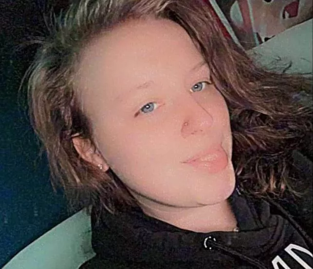 Anyone want to impregnate my 20yr gf? DM me what you'd do to her tight white pussy 🤤