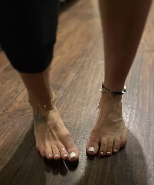 Are my MILF feet 🔥??