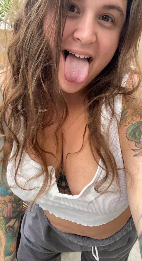 big natural titties ,tats and a flirtatious soul let this naughty bbw stoner brighten your day!