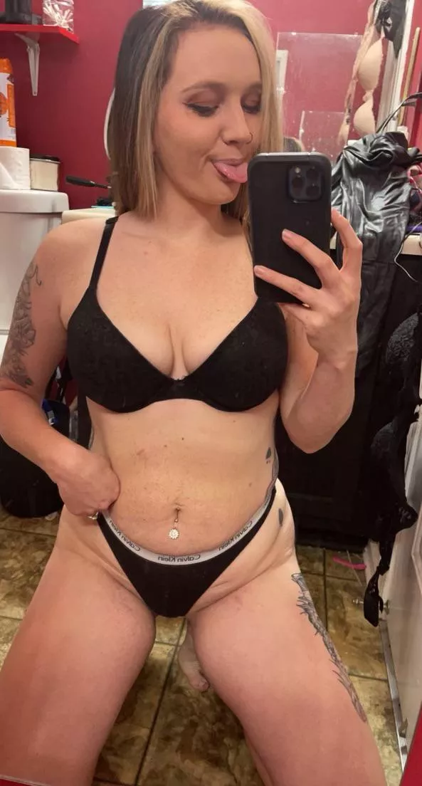 Black on black😈 24f