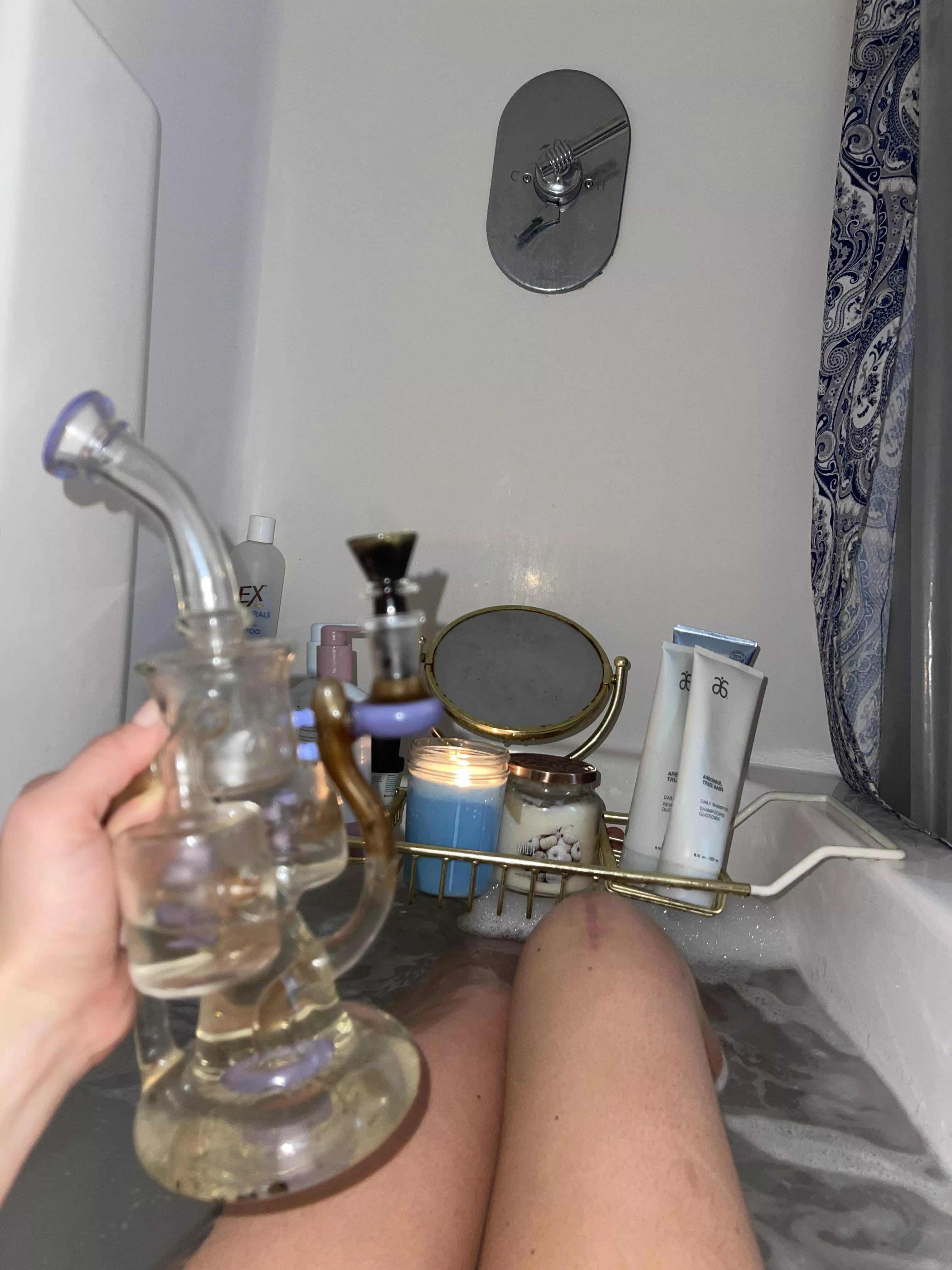 Bubble bath bong rips 😇 F23