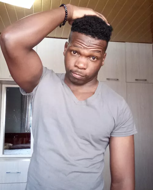 come squeeze me and play with my hair