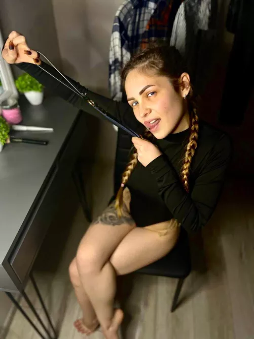 come to me, i want to show you something