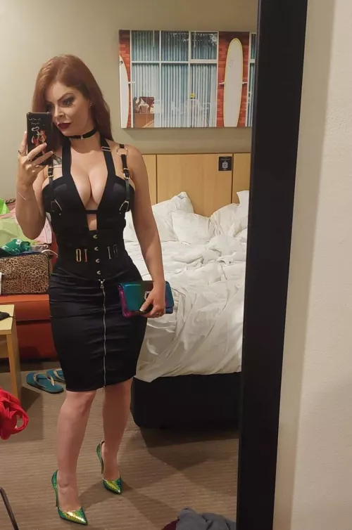 Do you like my dinner outfit?