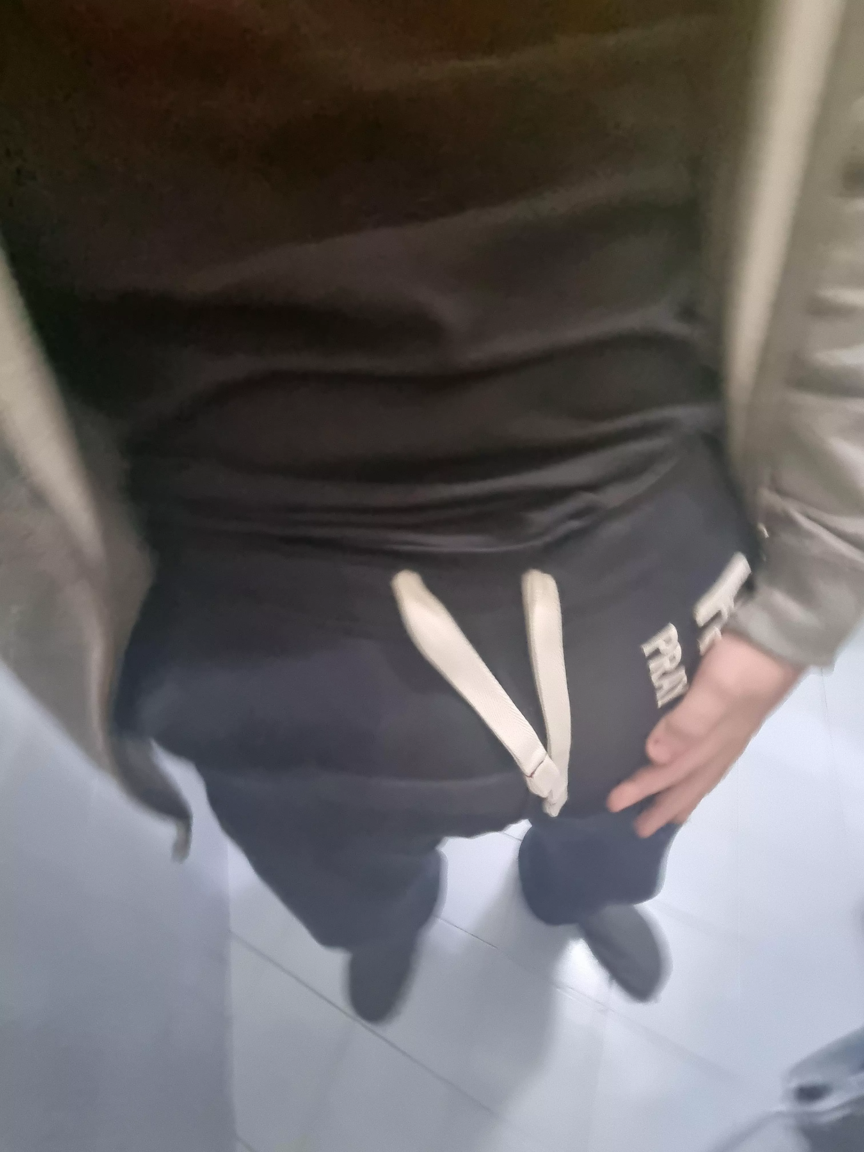 Does this sweatpants look good on me ?