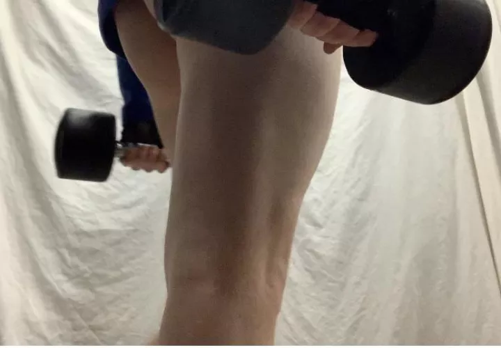 Doing so(m)e barbell squats in the home gym today.