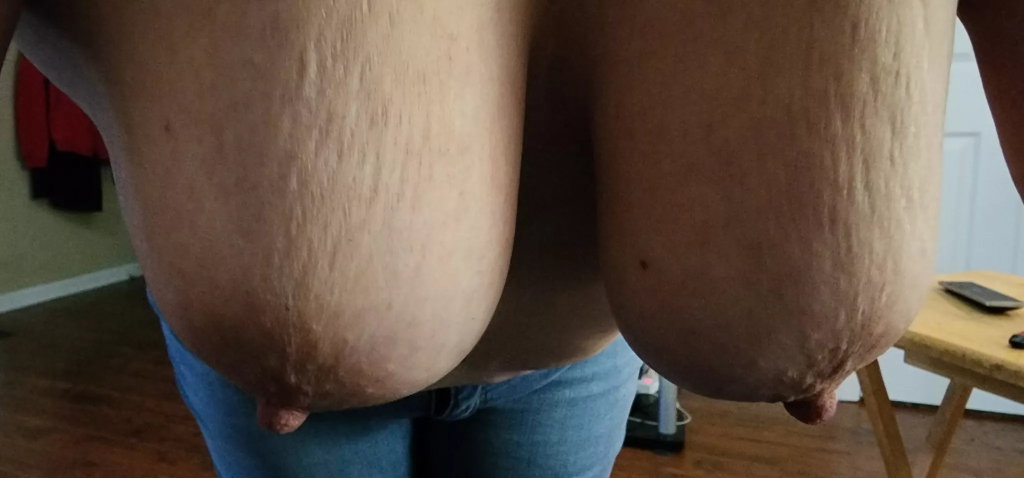 Everyone loves hanging titties right?