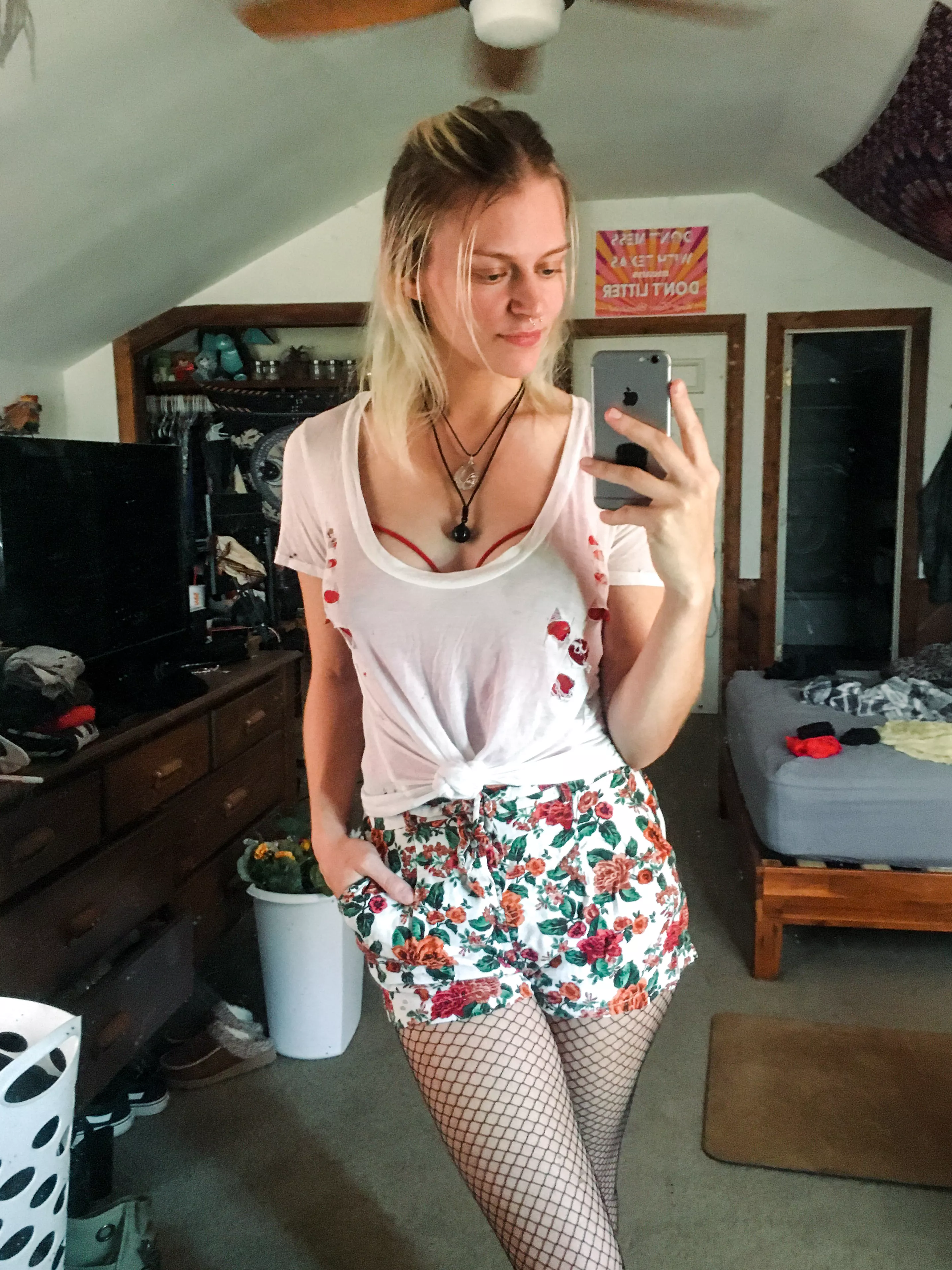 [F] The snow hasn't completely melted, but I'm tired of wearing winter clothes!