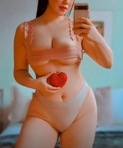 Genetically blessed but single af... Can we change that please? 💘💘💘