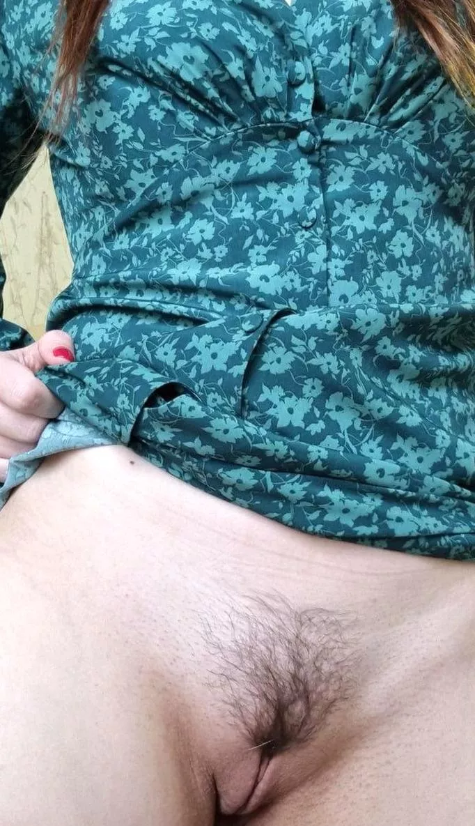 Give my pussy a kiss and she'll kiss you back!