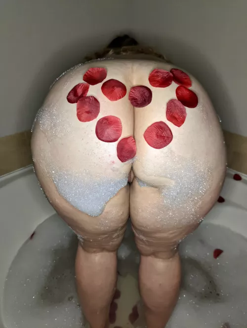 Givng you a sneak peak of the V this Valeintine's Day