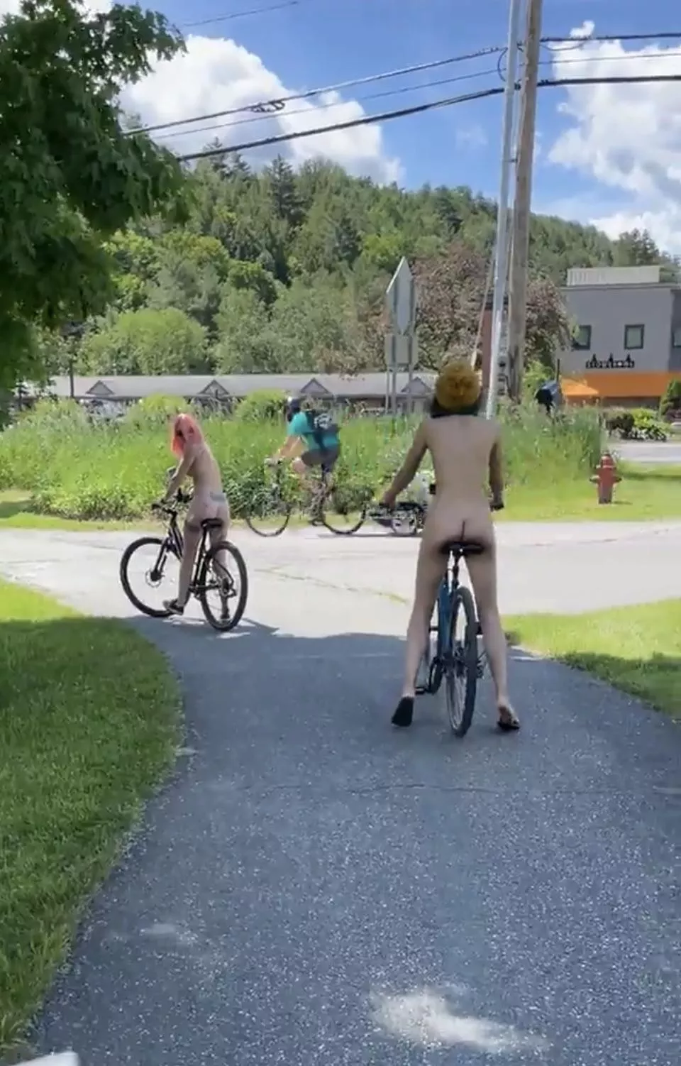 Going for a nude bike ride together 💕