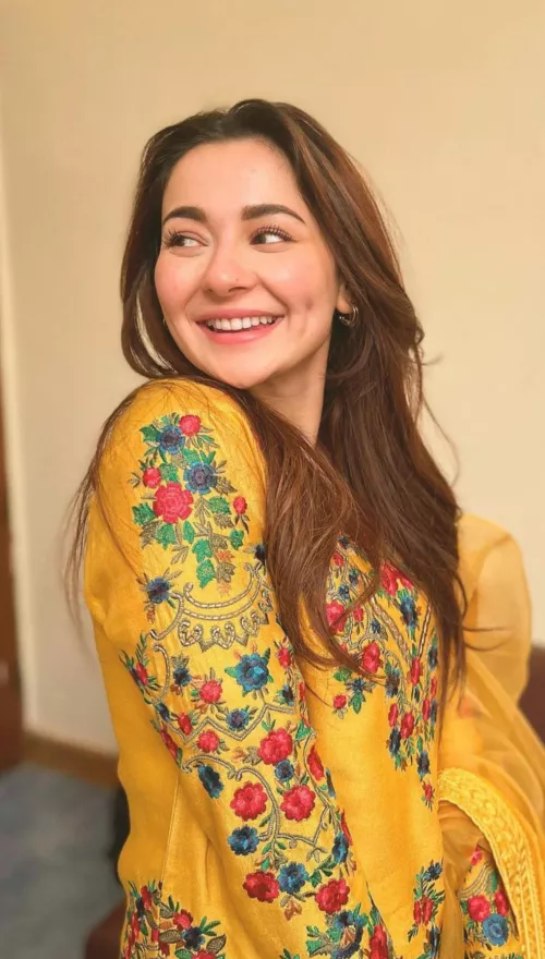 Hania amir