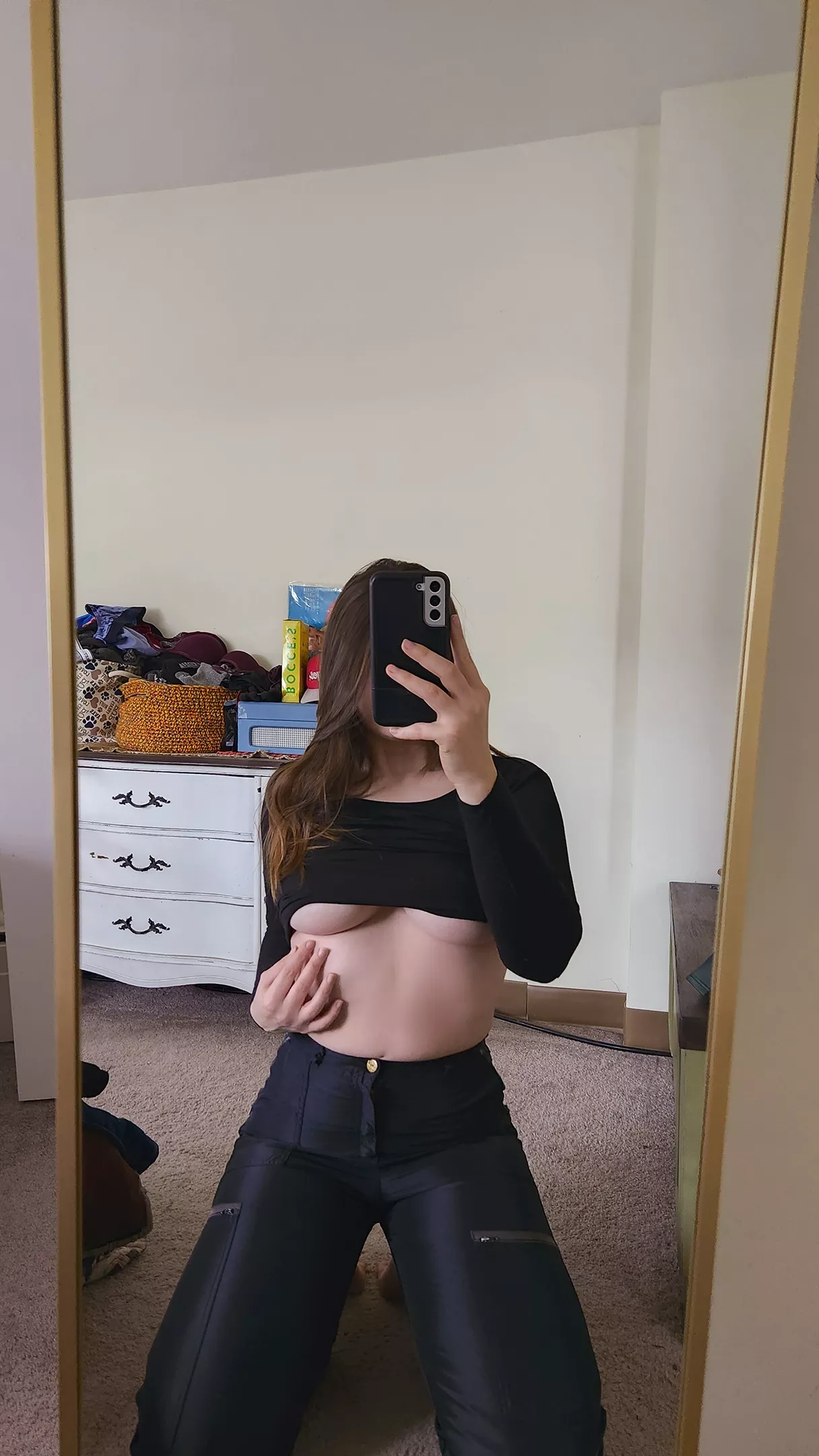 happy Friday!!!! Come say hiii 😈