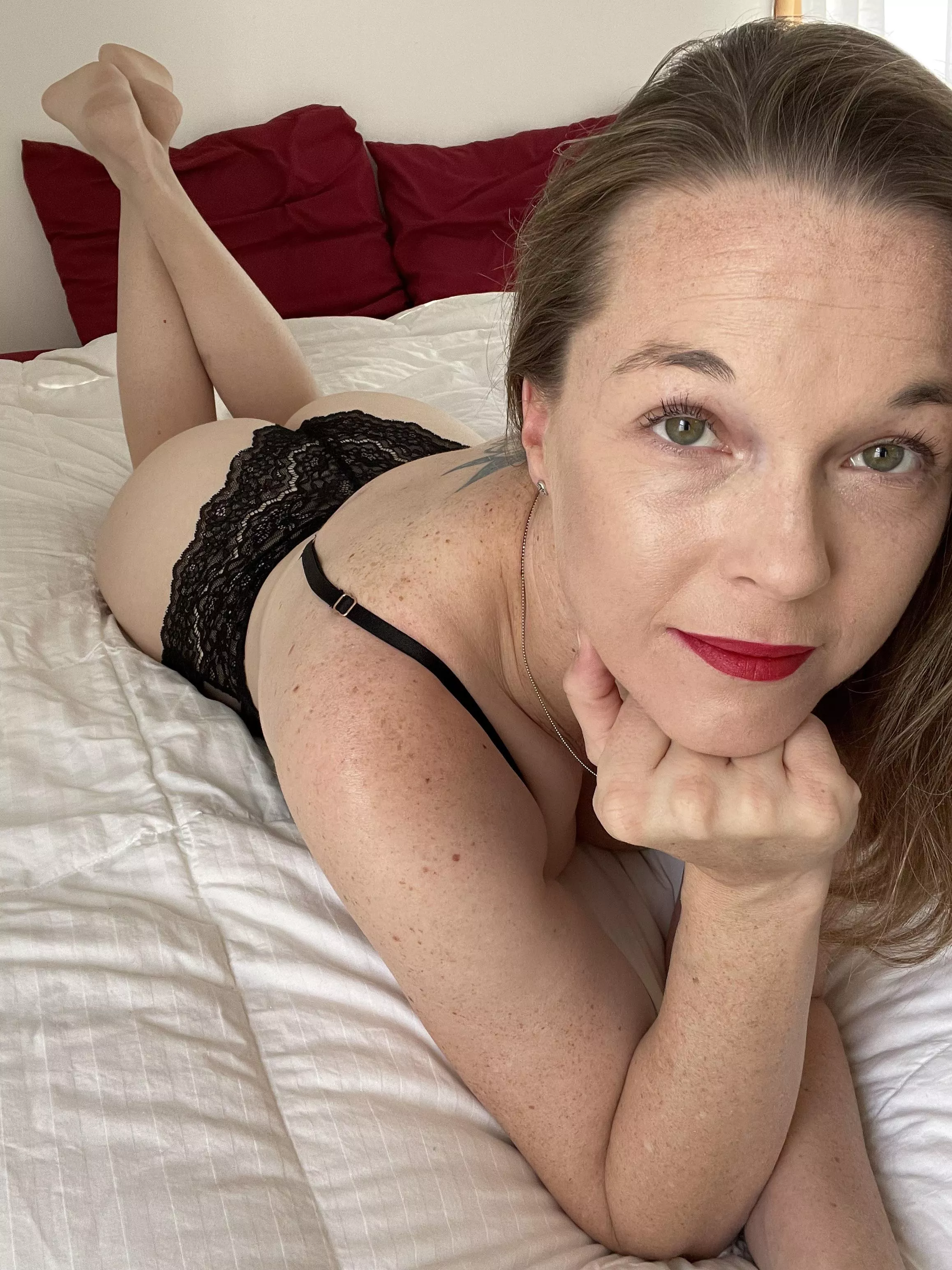 Happy Friday my darlings!