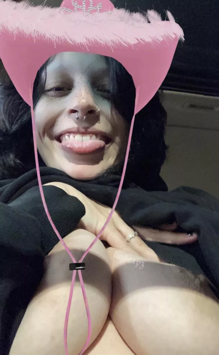 Have some titties :3