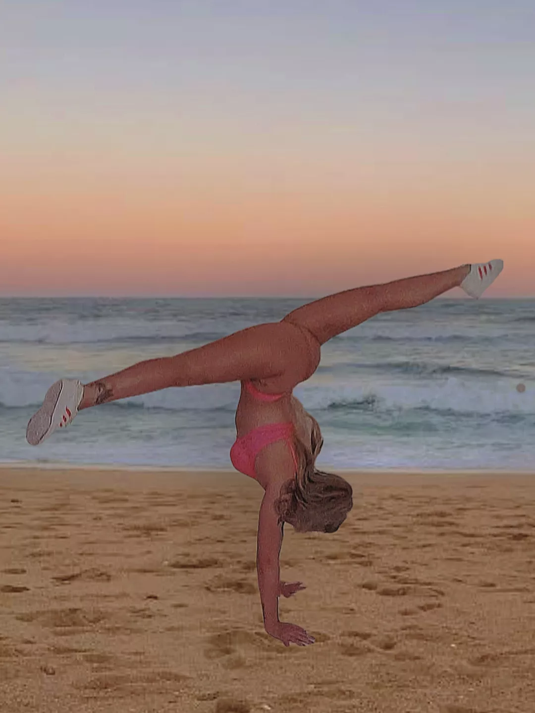 Have you ever had sex on the beach? Do you want to? 😈💦