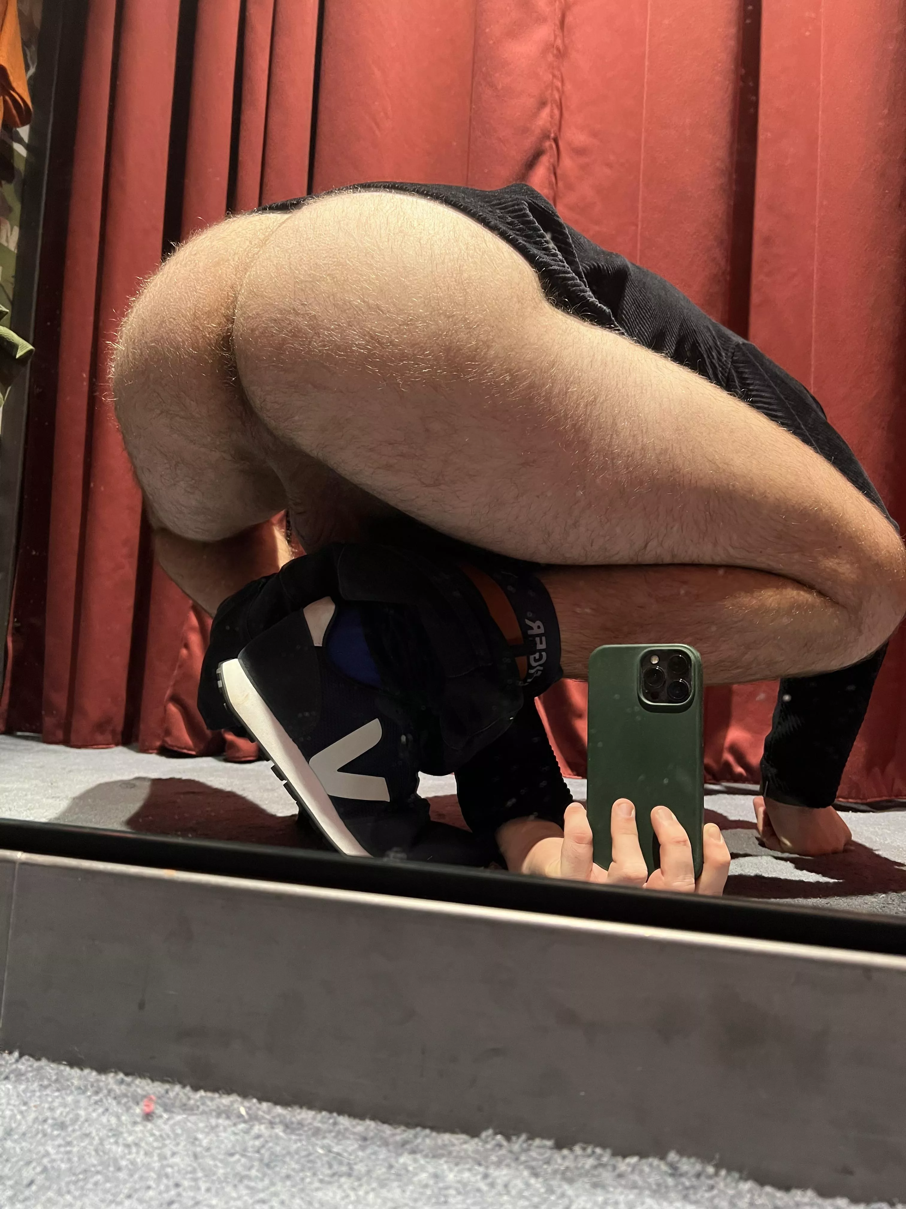 Having difficulty in the changing room. Can you help?